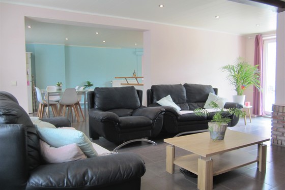 Charmante gerenoveerde hoeve op 668m² met zonnige tuin. 
