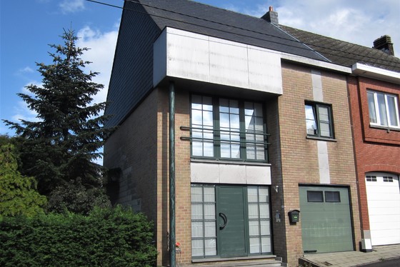 DONDERDAG 20/9  1 STE BEZOEKAVOND OP AFSPRAAK 0488/85.81.84 Prachtige woning van 1995 met terras, tuin en landelijk uitzicht