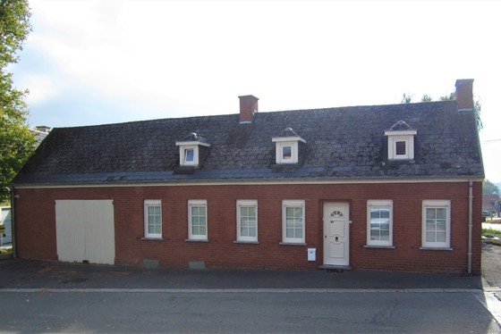 VERKOCHT OP 1ste BEZOEKDAG !! Charmant gerenoveerde hoeve op 586m² met zonnige tuin. 