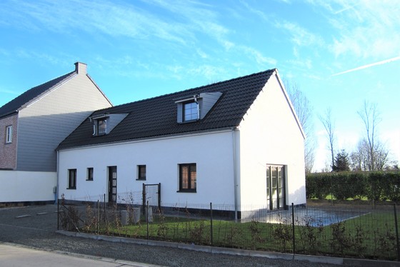 Prachtige nieuwe woning van 2018 met zuidgericht terras v 19m² en tuin. 