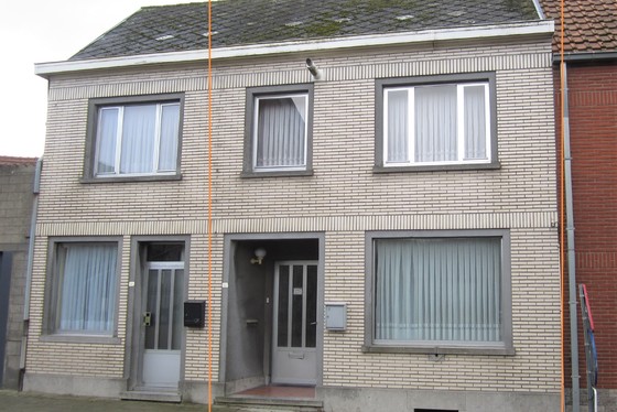 BEZOEK OP AFSPRAAK 0488/85.81.84 Charmante woning op 122m² met  garage, zonnig terras in het hartje van de Vlaamse Ardennen. 