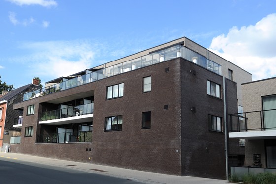 Prachtige penthouse van 2017 v 121m² met ruim zuidgericht terras van 34m² en lift. 