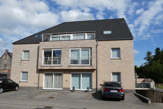 Prachtig appartement van 2008 v 112m² met ruim zuidgericht terras en lift. 