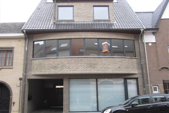 Prachtig triplex-appartement van 120m², gelegen op de 1ste verdieping. 