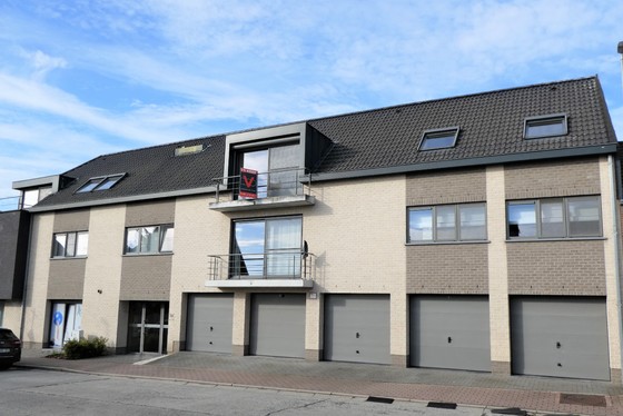 Prachtig twee slaapkamer-appartement van 2008, 97m² met garage, zonnig terrasje, zeer veel lichtinval !!! 