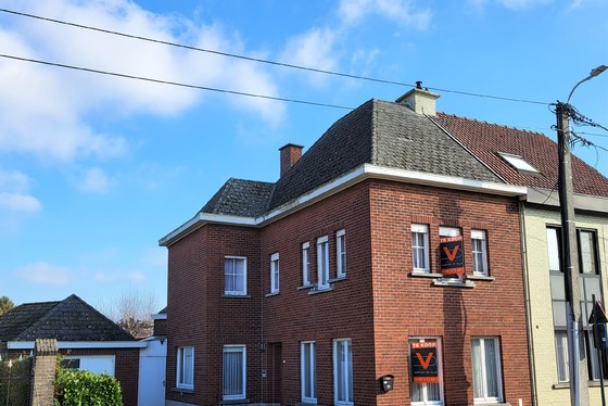 Charmante halfopen bebouwing op 672m² met zonnige tuin, topligging!