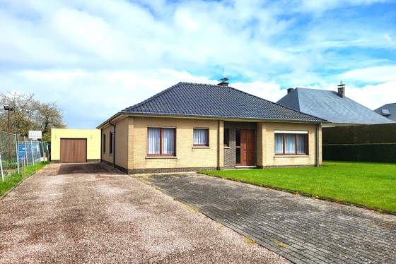 Prachtige open bebouwing op 2391m² met zuidgerichte tuin en garage, gelegen hartje Vlaamse Ardennen! 