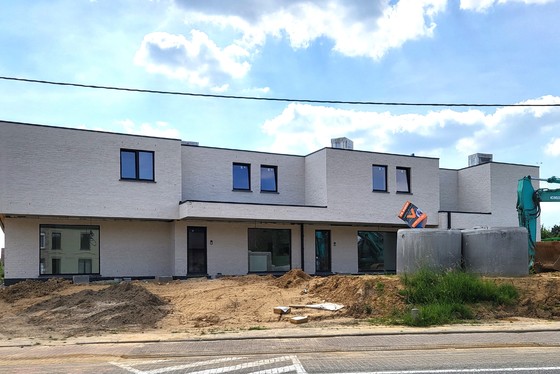 Woning 2 is een gesloten bebouwing 
