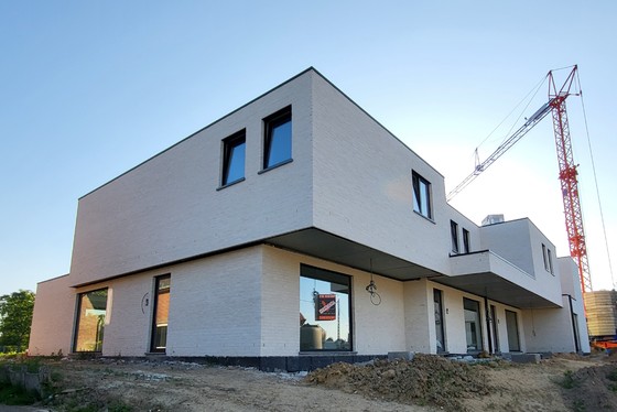 Woning 8 is een halfopen bebouwing 