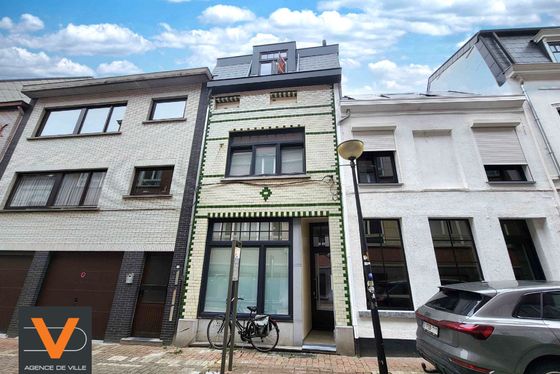 Ruim en lichtrijk appartement van 78 m² met groot zuidoostgericht terras, ideaal als investering.