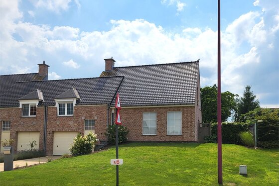 Prachtige woning op 503m² met zonnige aangelegde tuin en garage!