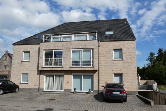 Prachtig appartement van 2008 v 112m² met ruim zuidgericht terras en lift.