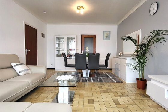 Prachtig appartement van 91m² met twee zonnige terrasjes en veel lichtinval. REGISTRATIE 2% MOGELIJK (akte vanaf januari).