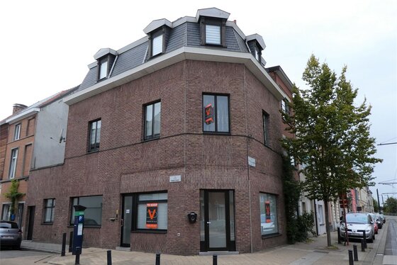 Opbrengsteigendom bestaande uit 2 appartementen van 76m² en 108m².