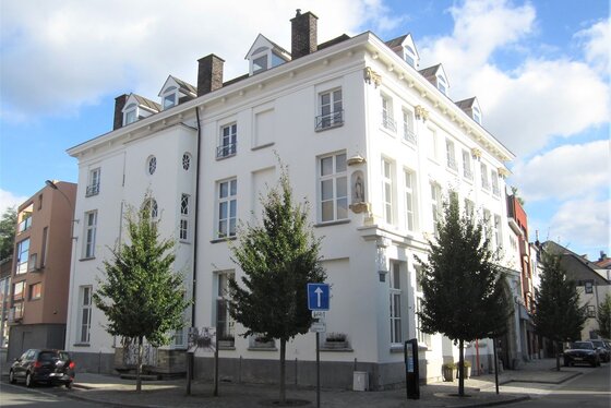 Prachtig gelijkvloers-appartement van 92m² met patio.