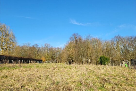 Drie bouwgronden gelegen in het hartje van de Vlaamse Ardennen met uitzicht op de Rijdtmeersen, gelegen in het centrum van Nederbrakel!