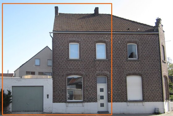 DOND 2/5 1ste BEZOEKAVOND OP AFSPRAAK 0488/85.81.84 Charmante gerenoveerde woning op 117m² met mooi zonnig terras en garage.
