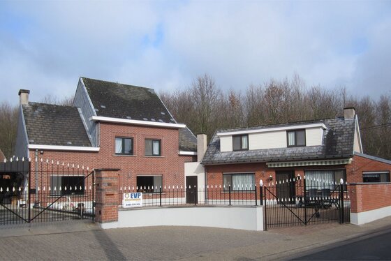 BEZOEK OP AFSPRAAK 0488.85.81.84 Charmante hoeve op 635m² gelegen in het hartje van de Vlaamse Ardennen.