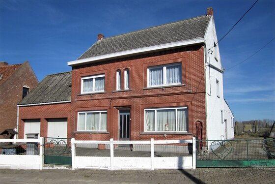 ZAT 9/3 1 STE BEZOEKDAG OP AFSPRAAK 0488.85.81.84 Charmante te renoveren hoeve met weiland op 3346m².