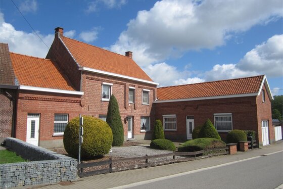 Ruime halfopen bebouwing op 1762m² gelegen in het hartje van de Vlaamse Ardennen.