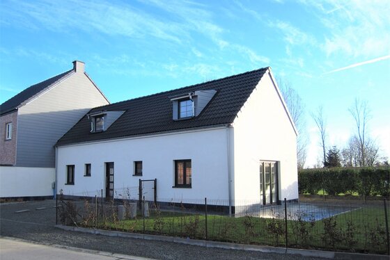 Prachtige nieuwe woning van 2018 met zuidgericht terras v 19m² en tuin.