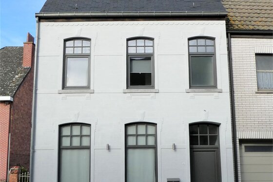 Charmante gerenoveerde burgerwoning met zonnig tuinterras gelegen aan de Scheld