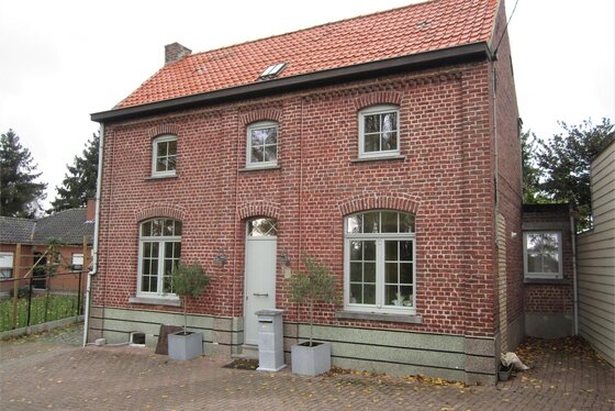 Karaktervolle woning op 735m² met landelijk uitzicht gelegen in een doodlopend straatje.