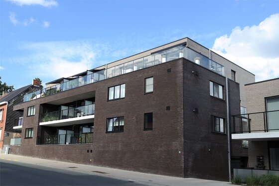 Prachtige penthouse van 2017 v 121m² met ruim zuidgericht terras van 34m² en lift.