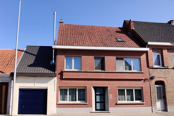 Charmante woning op 284m² met mooie tuin, terras en garage!