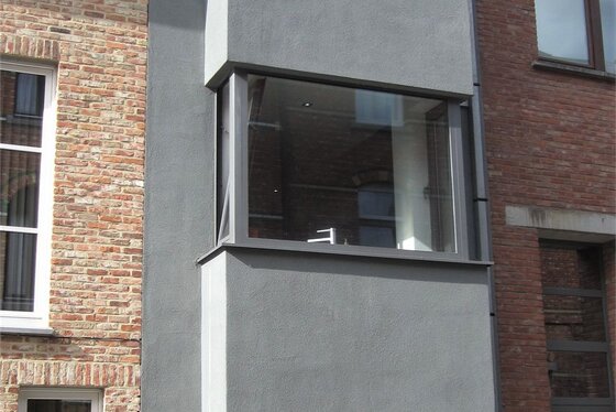 ZAT 9/11 BEZOEKDAG OP AFSPRAAK 0488/85.81.84 Charmante bel-etage nieuwbouwwoning van 2012 met garage en terras. GENIET NU NOG VAN DE WOONBONUS !!