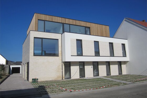 Lichtrijk nieuwbouwappartement v 84m² gelegen op het gelijkvloers met zuidgericht terras.