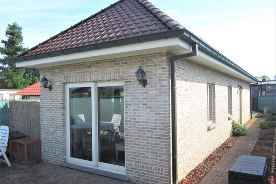 Charmante woning van 2007 op 222m², gelegen in recreatief woongebied, aan het donkmeer in een rustige omgeving.