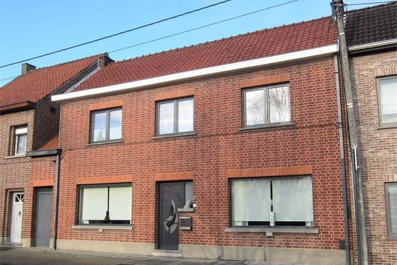 Charmante woning op 347m² met mooie aangelegde tuin, terras en landelijk uitzicht!