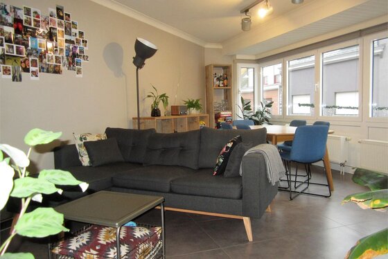 Prachtig lichtrijk appartement v 75m² gelegen op de 1ste verdieping met lift.