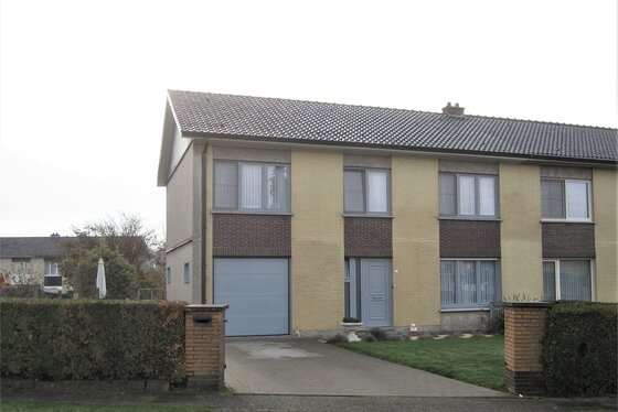 Prachtige halfopen bebouwing op 574m² met zuidgerichte terrassen en tuin!