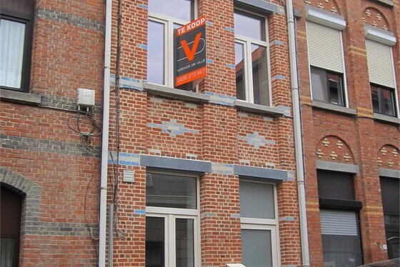 Prachtig gerenoveerde woning van 2020 met zonnig terrasje.