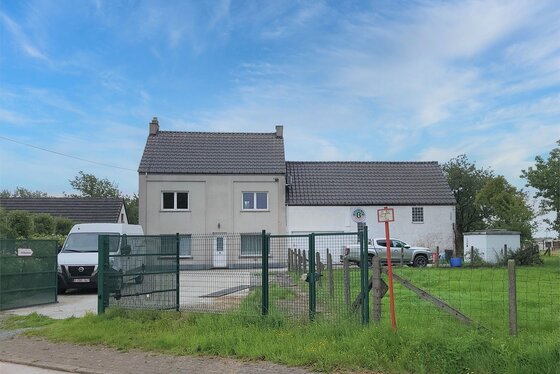 Prachtige ruime woning op 2531m², geschikt voor commerciële doeleinden of groot gezin!