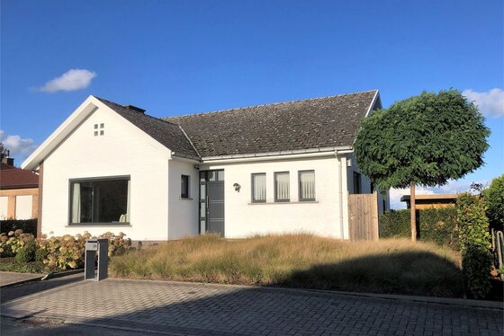 Prachtige residentiële open bebouwing op 567m² met mooie aangelegde tuin, oprit en terras!