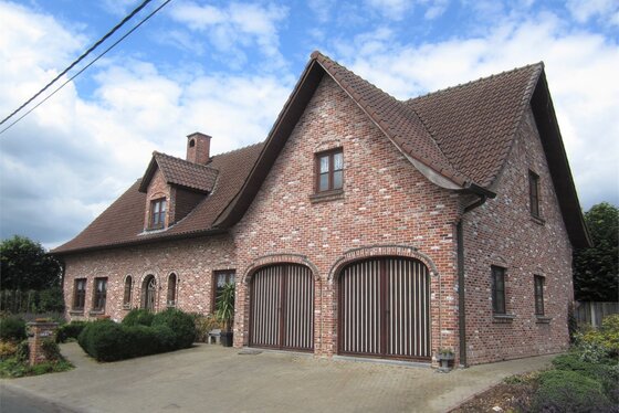 Prachtige villa op 1425m² met mooie aangelegde tuin,