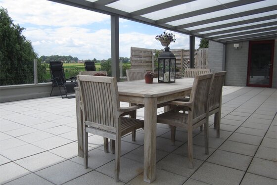 Prachtig gerenoveerd appartement 154m² met zonnig terras van 80m² en overkapping!