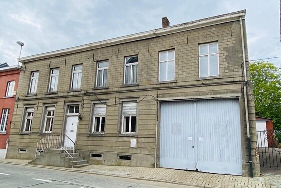 Charmante te renoveren hoeve op 1870m² gelegen in het hartje van de Vlaamse Ardennen met panoramisch uitzicht op velden.