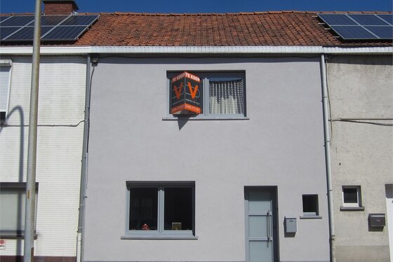 Gerenoveerde woning van 2016-2019 op 240m² met zonnig terras en tuin.