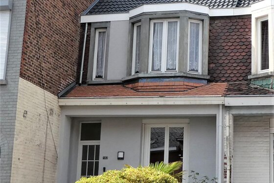 Charmante gerenoveerde woning met tuin en dubbele garage!