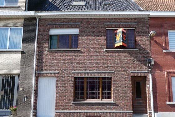 Prachtige woning op 520m² met mooie zuidgerichte tuin, terras en zij-ingang!