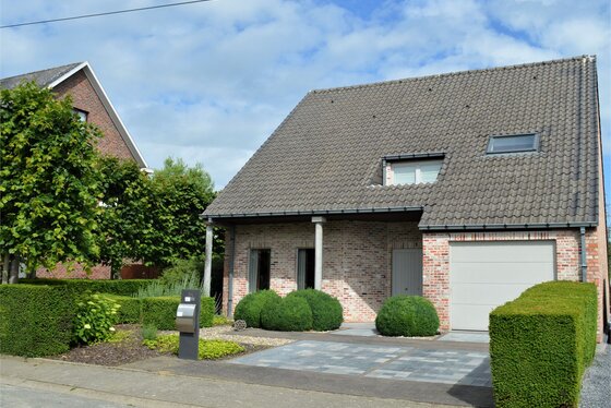Prachtige villa op 1575m² met zonnige tuin, terras en uitzicht op de velden!