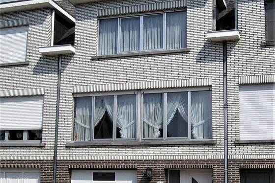 Charmante woning op 185m²  met  garage en 1 parkeergelegenheid voor de woning.
