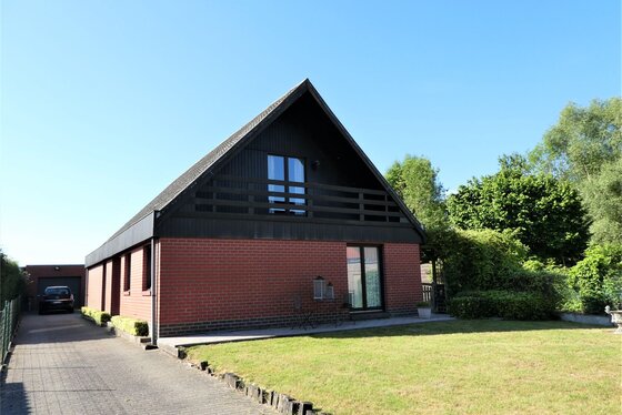 Charmante open bebouwing op 864² met panoramisch zicht, landelijk gelegen en zuid gerichte tuin!