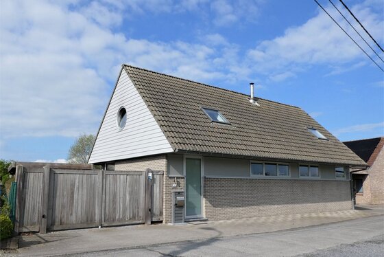 Knappe open bebouwing op 1129m² met panoramisch zicht en gelegen in doodlopend straatje!