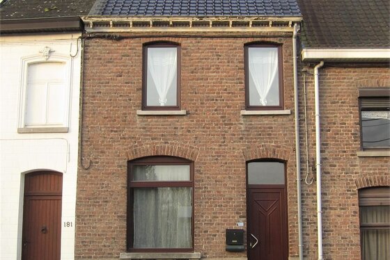 Charmante gerenoveerde burgerwoning op 1106m² met landelijk uitzicht, zonnig terras en tuin.